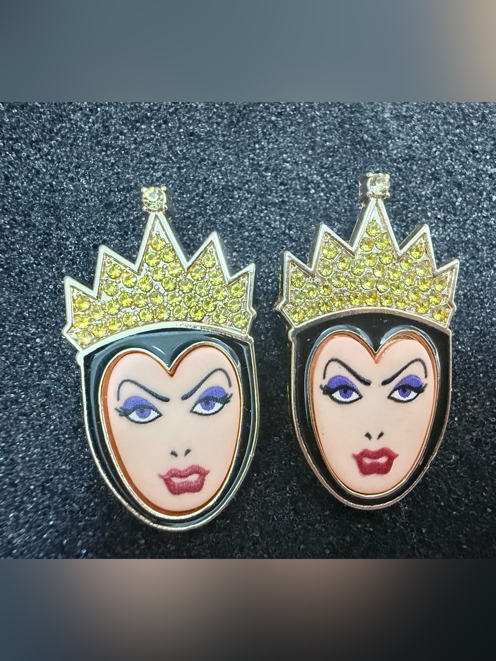 Disney × BaubleBar Evil Queen
Enamel Rhinestone Stud Earrings
